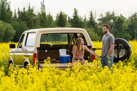 Teresa Palmer, Liam Hemsworth - Cut Bank - Film