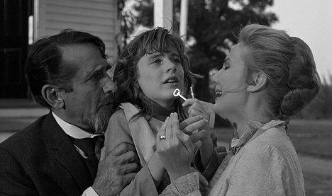 Victor Jory, Patty Duke, Inga Swenson - The Miracle Worker - Photos