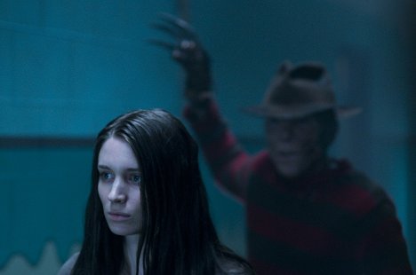 Rooney Mara, Jackie Earle Haley - A Nightmare on Elm Street - Van film