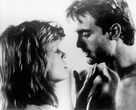 Linda Hamilton, Michael Biehn - The Terminator - Photos