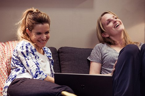 Samantha Rénier, Lucie Barret - Famille d'accueil - Filmfotos