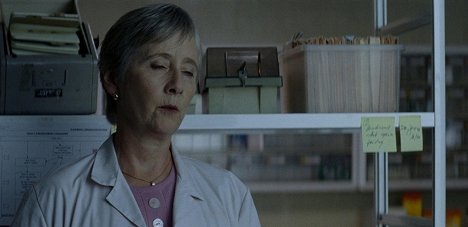 Gemma Jones - Nepremožiteľné zlo - Z filmu