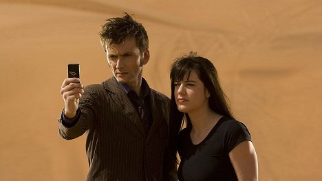 David Tennant, Michelle Ryan - Doctor Who - Planet der Toten - Filmfotos