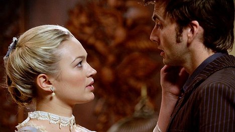 Sophia Myles, David Tennant - Doctor Who - The Girl in the Fireplace - Photos