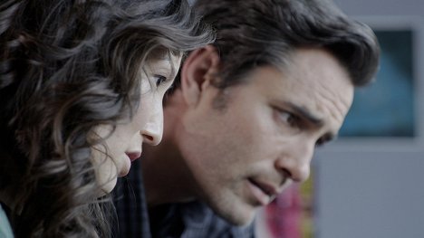 Jennifer Spence, Victor Webster - Continuum - Second Last - Z filmu