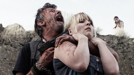 Brad Picard, Sara Coates - Z, mint zombi - Sisters of Mercy - Filmfotók