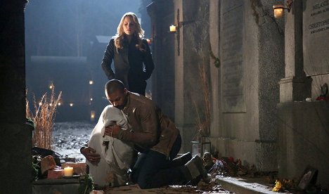 Claire Holt, Charles Michael Davis - The Originals - Le Grand Guignol - Van film