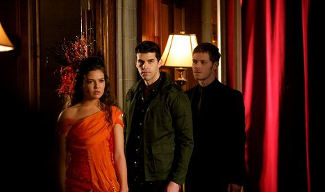 Danielle Campbell, Steven Krueger, Joseph Morgan - Původní - Velké nesnáze - Z filmu