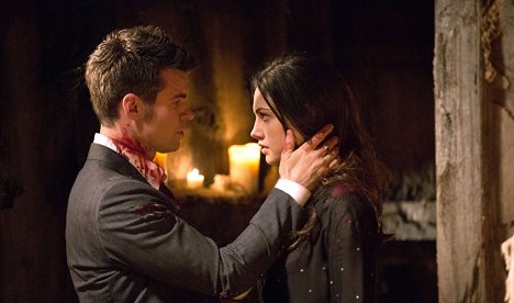 Daniel Gillies, Phoebe Tonkin - The Originals - From a Cradle to a Grave - Photos