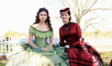 Nina Dobrev, Kelly Hu - Vampire Diaries - La Première Trahison - Film