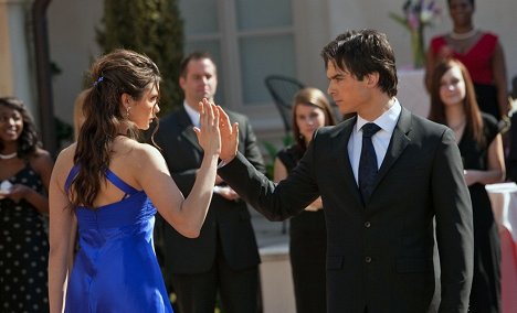 Nina Dobrev, Ian Somerhalder - Pamiętniki wampirów - Miss Mystic Falls - Z filmu