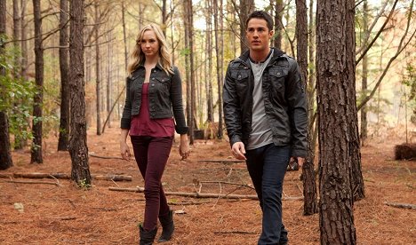 Candice King, Michael Trevino - The Vampire Diaries - Das Opfer - Filmfotos