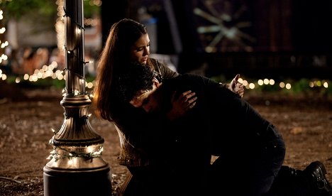 Nina Dobrev, Ian Somerhalder - Crónicas vampíricas - As I Lay Dying - De la película