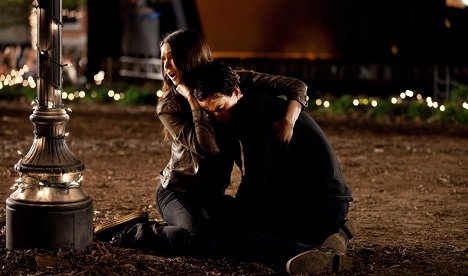 Nina Dobrev, Ian Somerhalder - The Vampire Diaries - As I Lay Dying - Photos