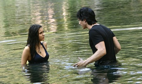 Nina Dobrev, Ian Somerhalder - The Vampire Diaries - Der Hybrid - Filmfotos