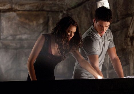 Nina Dobrev, Steven R. McQueen - The Vampire Diaries - The Reckoning - Photos