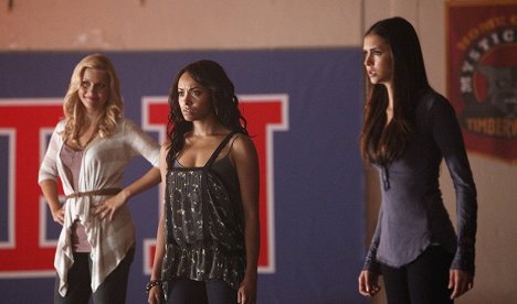 Claire Holt, Kat Graham, Nina Dobrev - Vampire Diaries - Une vie pour une vie - Film