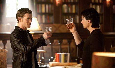 Joseph Morgan, Ian Somerhalder - The Vampire Diaries - The New Deal - Photos