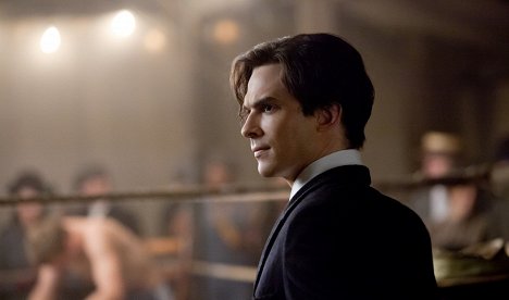 Ian Somerhalder - The Vampire Diaries - 1912 - Van film