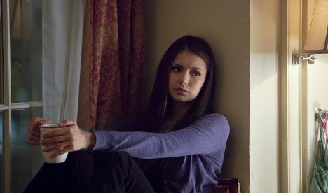 Nina Dobrev - The Vampire Diaries - The Departed - Van film