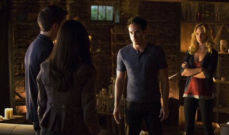 Michael Trevino, Candice King - The Vampire Diaries - Blutiges Erwachen - Filmfotos