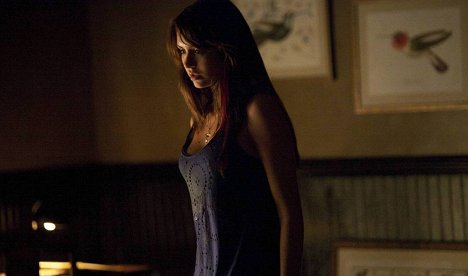 Nina Dobrev - The Vampire Diaries - True Lies - Photos