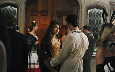 Nina Dobrev - Vampire Diaries - Le Grand Bal - Film