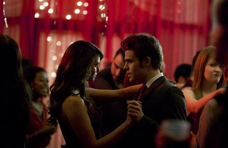 Nina Dobrev, Paul Wesley - The Vampire Diaries - Total Eclipse of the Heart - Photos