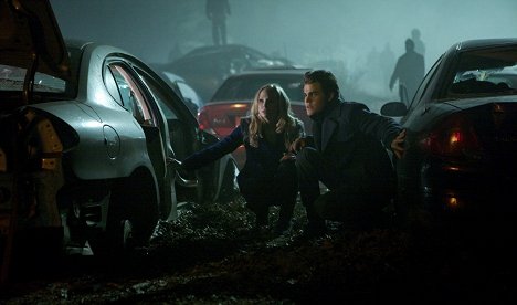 Candice King, Paul Wesley - The Vampire Diaries - Rescue Me - Photos