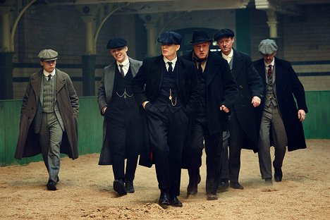 Finn Cole, Joe Cole, Cillian Murphy, Ian Peck, Ned Dennehy, Paul Anderson - Peaky Blinders - Episode 3 - Photos