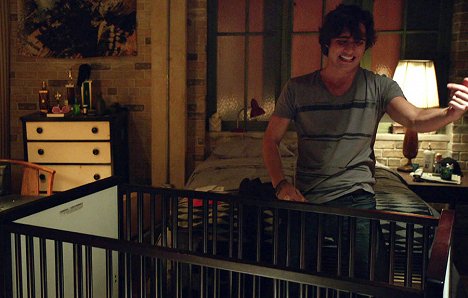 Diego Boneta - Underemployed - De la película