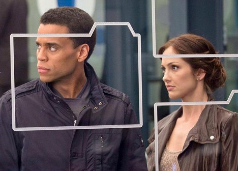 Michael Ealy, Minka Kelly - Almost Human - Pilot - Z filmu