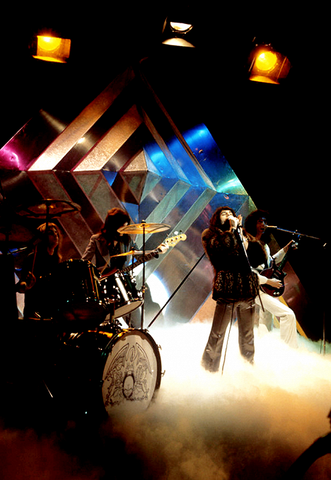 Roger Taylor, Freddie Mercury, Brian May - Queen: Killer Queen - Photos