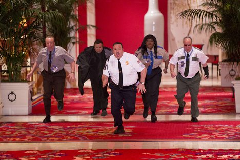 Kevin James, Loni Love, Gary Valentine - Paul Blart: Mall Cop 2 - Film