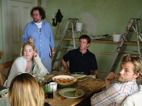 Sharon Stone, Mike Figgis, Dennis Quaid, Stephen Dorff - Cold Creek Manor – Das Haus am Fluß - Dreharbeiten