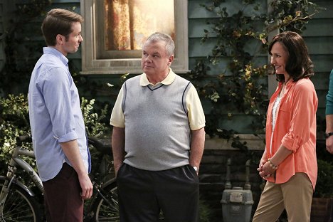Tyler Ritter, Jack McGee, Laurie Metcalf - The McCarthys - Photos