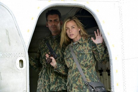 Oded Fehr, Piper Perabo - Covert Affairs - Photos