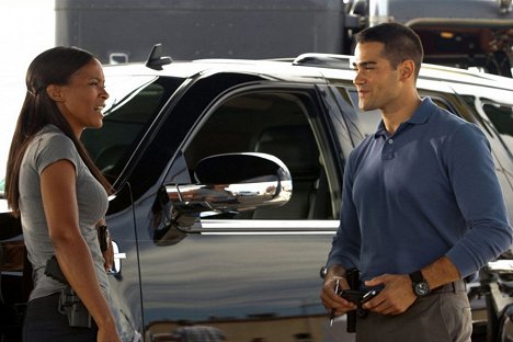 Rose Rollins, Jesse Metcalfe - Chase - Do filme