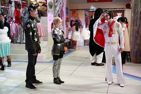 Ryan McCartan, Dove Cameron, Joey Bragg - Liv and Maddie - Photos