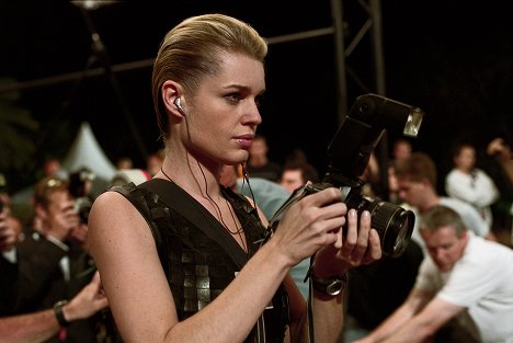 Rebecca Romijn - Femme Fatale - Photos