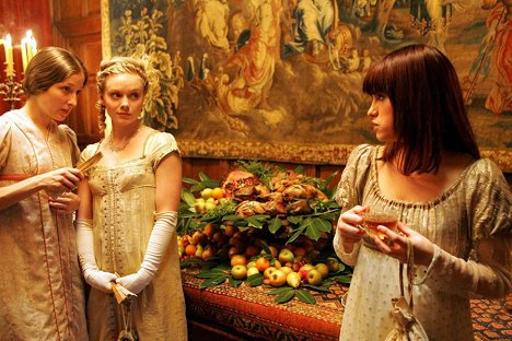 Christina Cole, Jemima Rooper - Lost in Austen - Z filmu