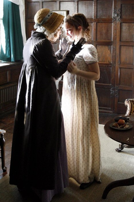 Alex Kingston, Perdita Weeks - Lost in Austen - Photos