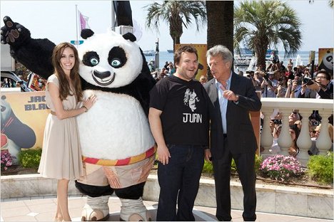 Angelina Jolie, Jack Black, Dustin Hoffman - Kung Fu Panda 2 - Z akcií