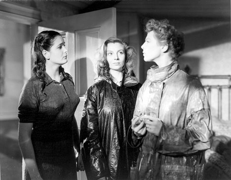 Pamela Brown, Wendy Hiller