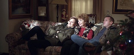Kerry Bishé, Anita Gillette - The Fitzgerald Family Christmas - Film