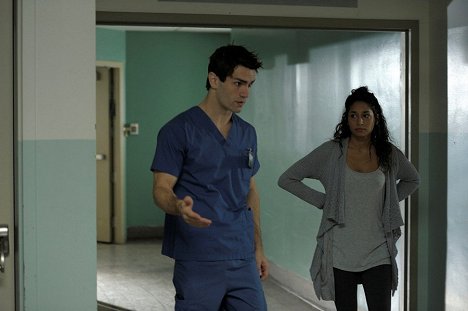 Sam Witwer, Meaghan Rath - Being Human - Filmfotos