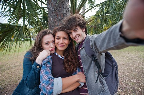 Kat Dennings, Juliana Harkavy, Mark Saul