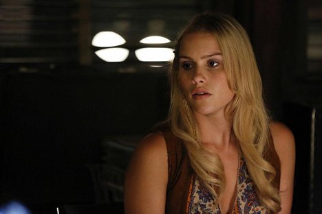Claire Holt - Aquarius - Everybody's Been Burned - Z filmu