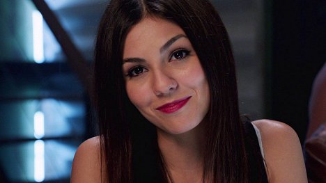 Victoria Justice - Nebezpečný flirt - Z filmu