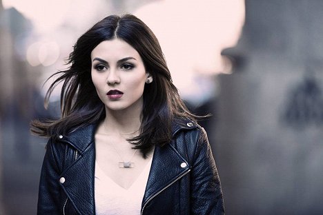 Victoria Justice - Eye Candy - Promo